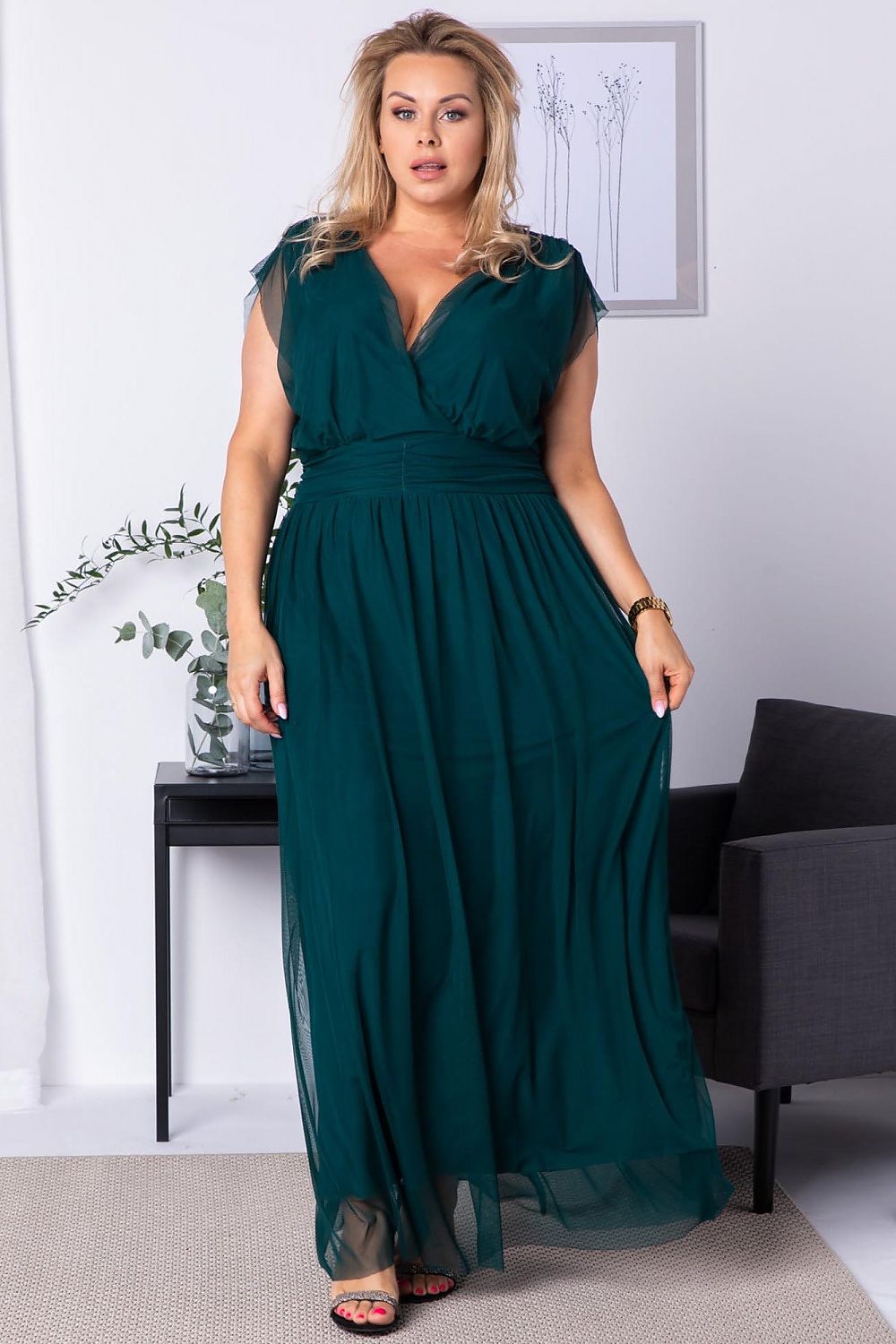 Plus size dress model 175251